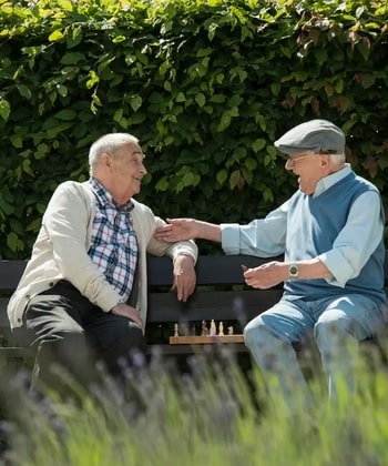 Mbijetesë më e gjatë, për të moshuarit që bëjnë jetë aktive sociale